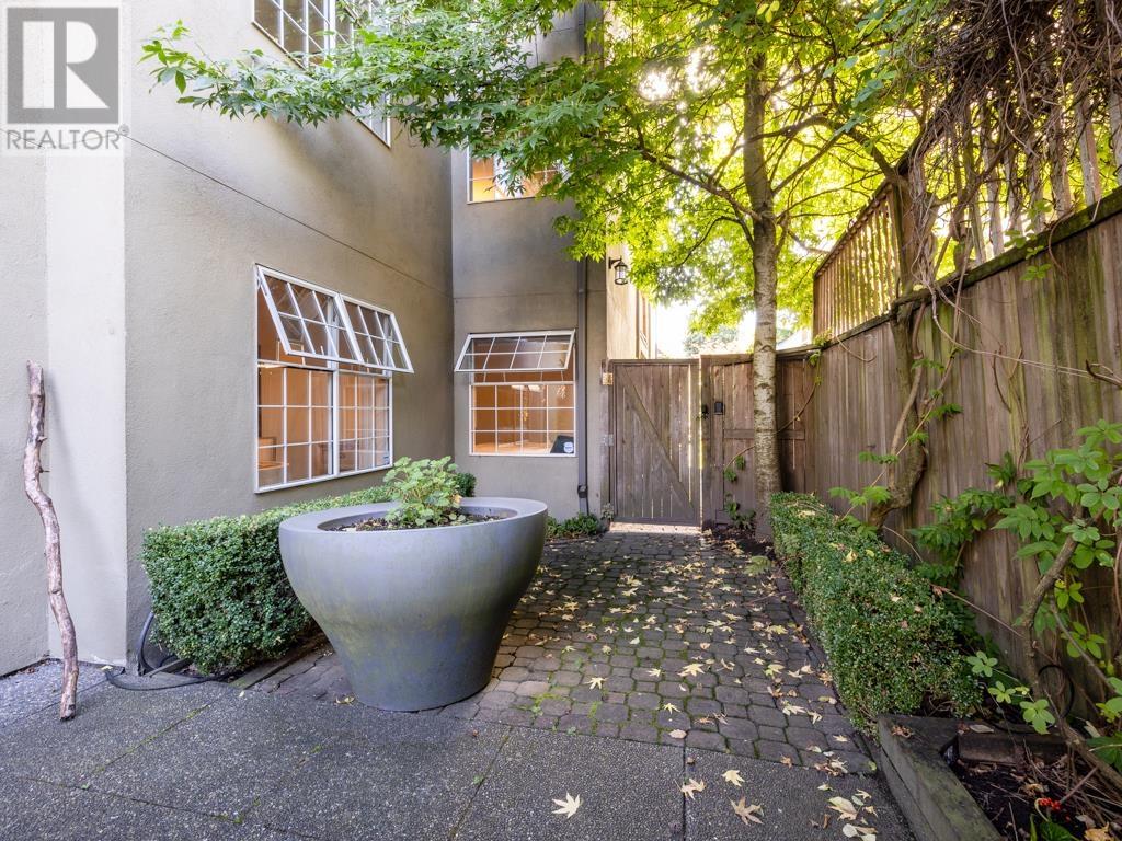 Listing Picture 26 of 33 : 104 925 W 15TH AVENUE, Vancouver / 溫哥華 - 魯藝地產 Yvonne Lu Group - MLS Medallion Club Member