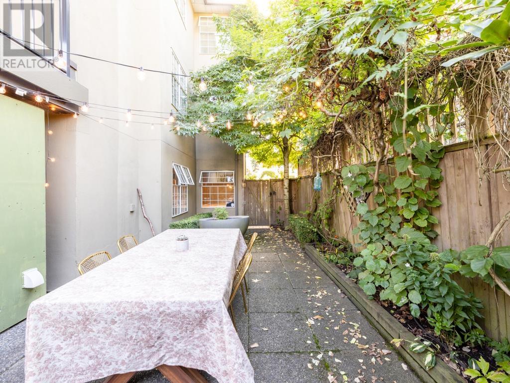 Listing Picture 29 of 33 : 104 925 W 15TH AVENUE, Vancouver / 溫哥華 - 魯藝地產 Yvonne Lu Group - MLS Medallion Club Member