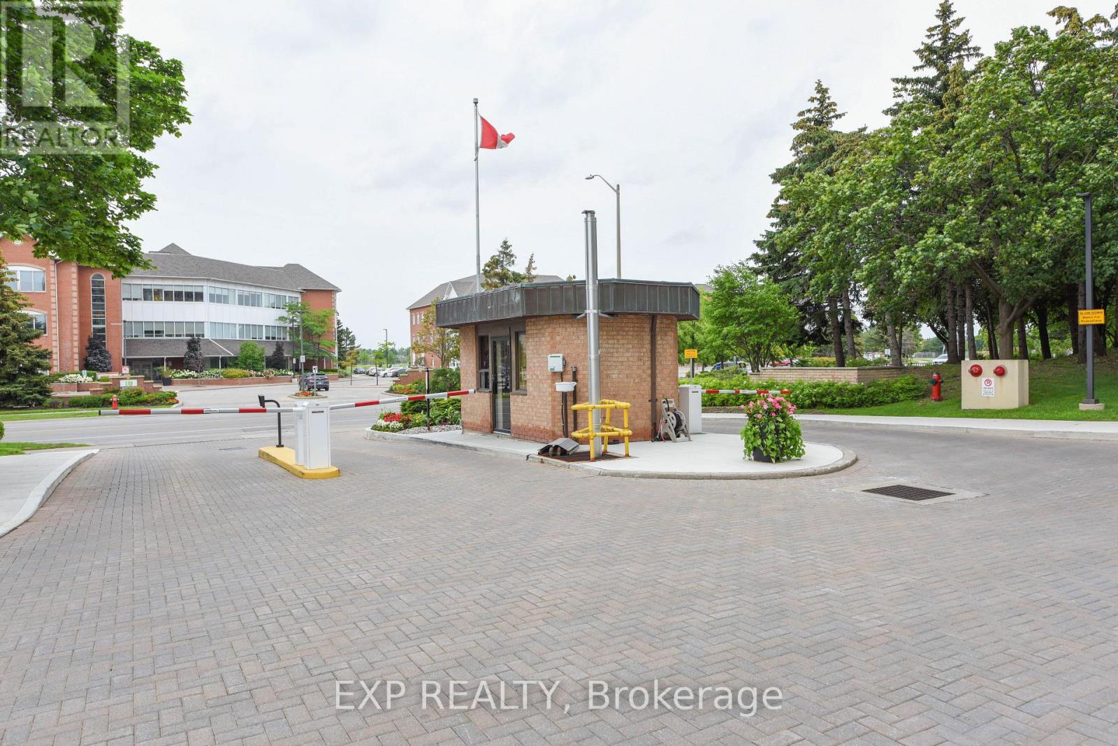 802 - 100 County Court Boulevard, Brampton, Ontario  L6W 3X1 - Photo 4 - W11946418