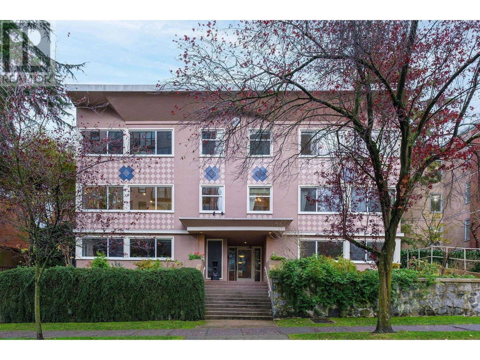 Listing Picture 18 of 19 : 203 1878 ROBSON STREET, Vancouver / 溫哥華 - 魯藝地產 Yvonne Lu Group - MLS Medallion Club Member