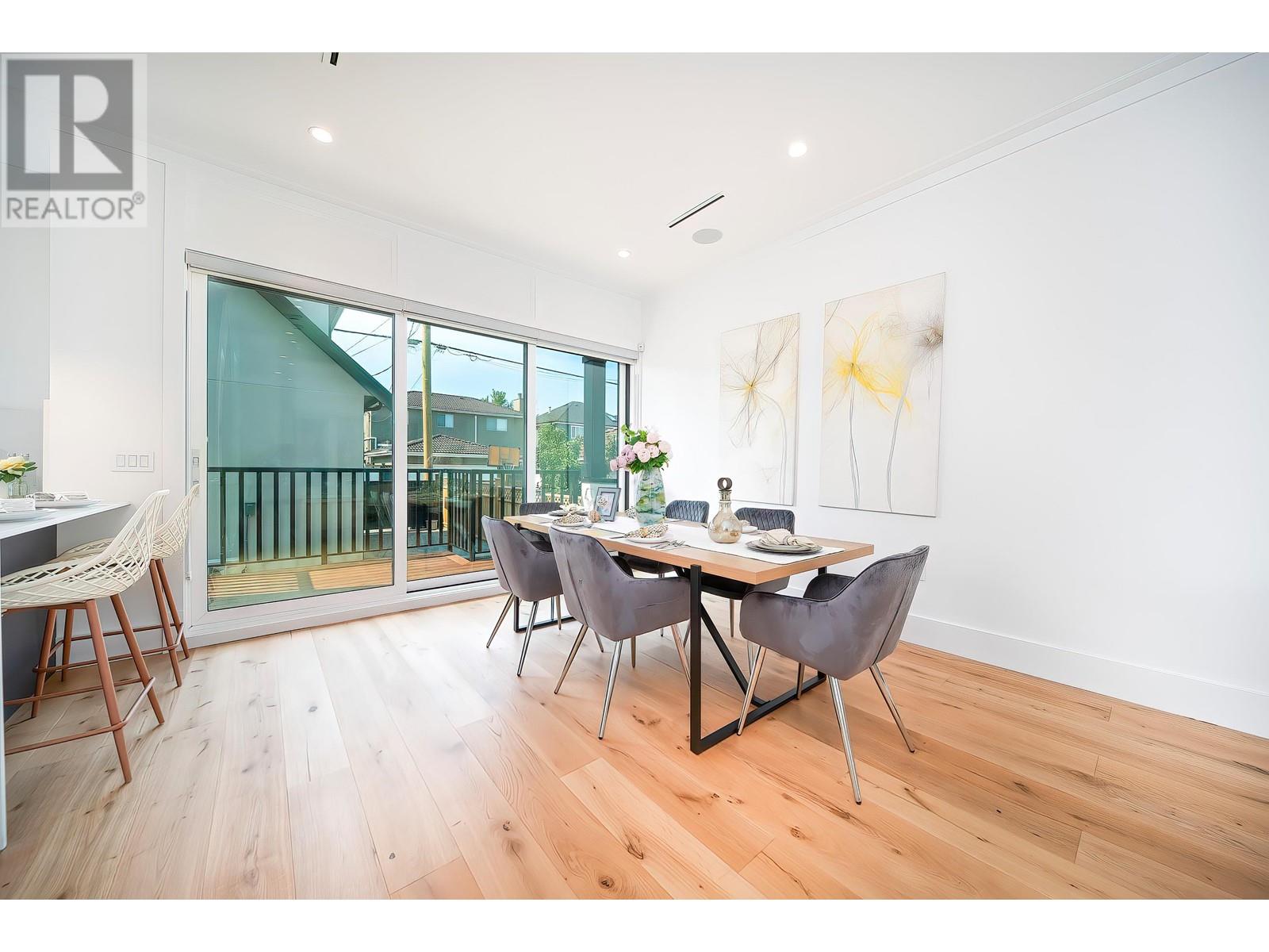 Listing Picture 12 of 37 : 3126 E 17TH AVENUE, Vancouver / 溫哥華 - 魯藝地產 Yvonne Lu Group - MLS Medallion Club Member