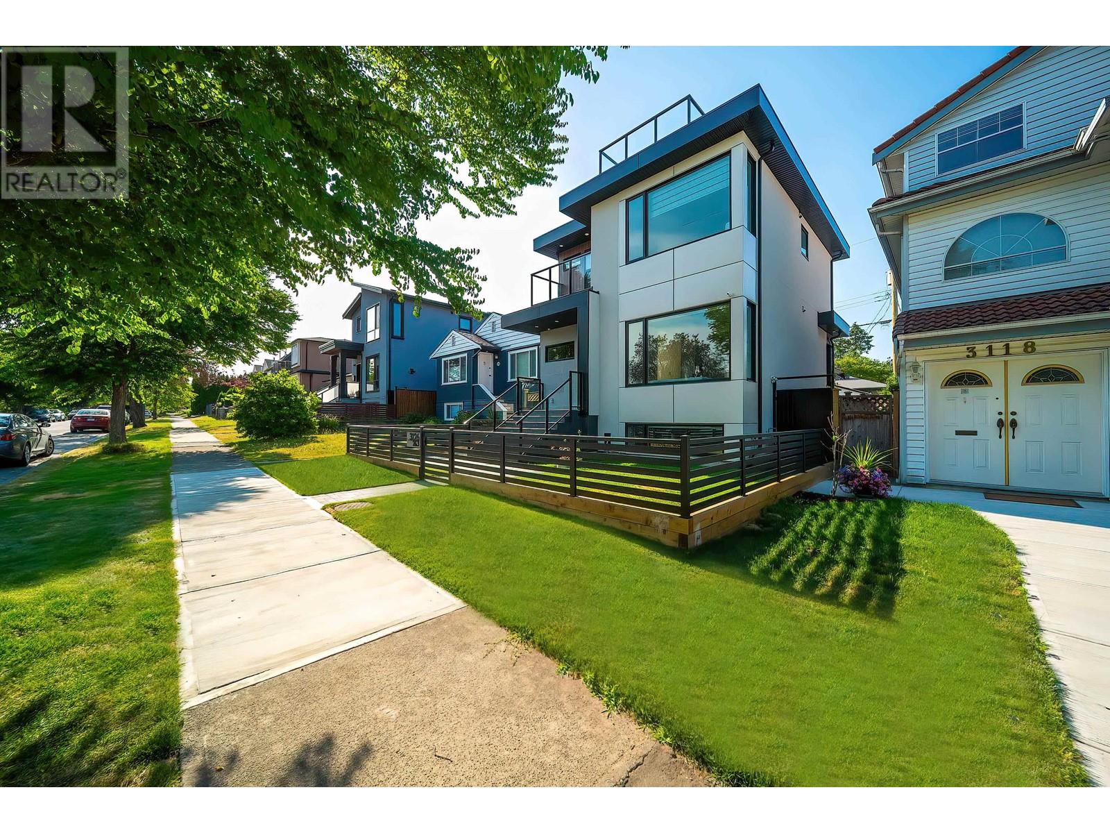 Listing Picture 3 of 37 : 3126 E 17TH AVENUE, Vancouver / 溫哥華 - 魯藝地產 Yvonne Lu Group - MLS Medallion Club Member