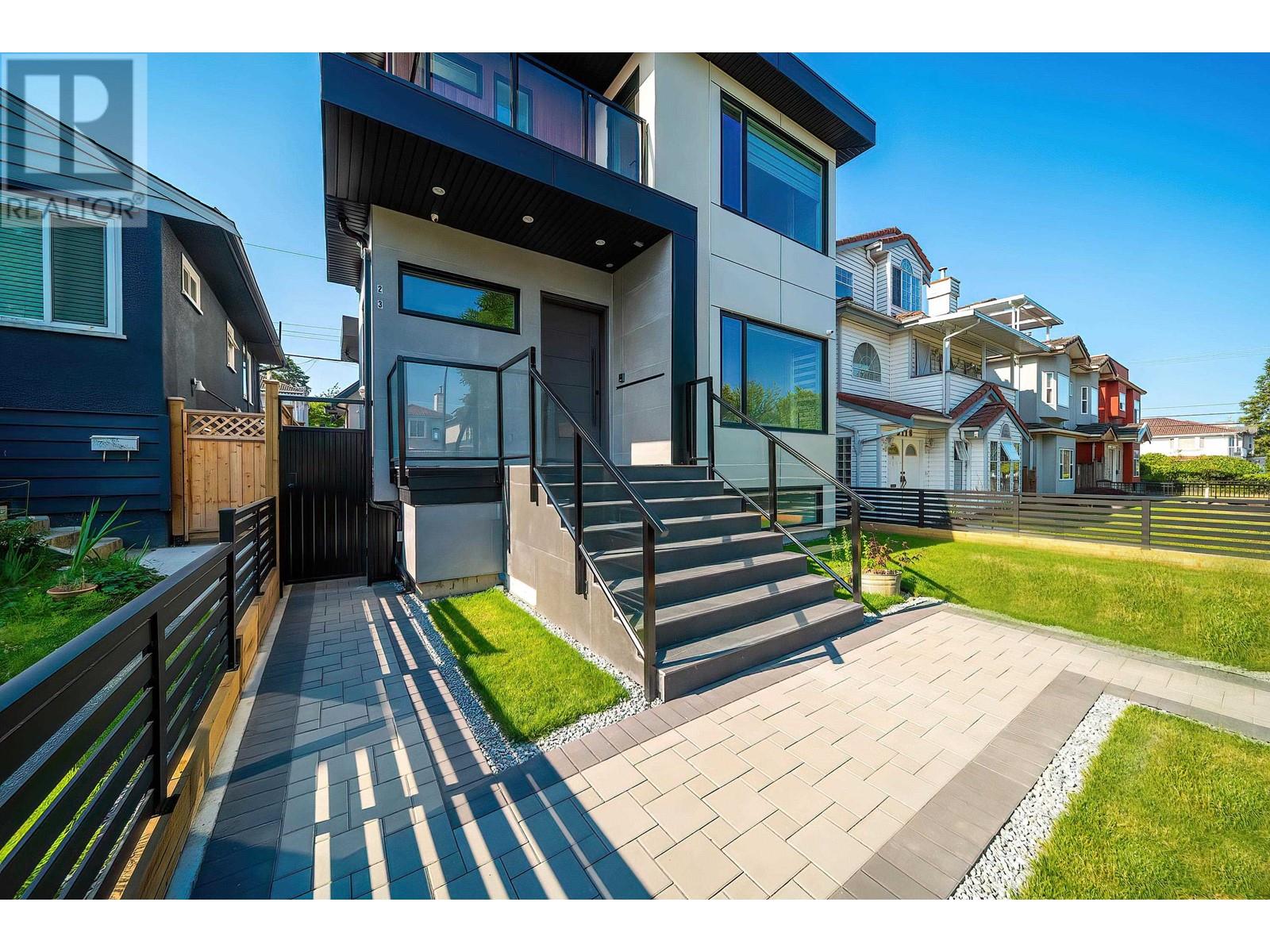 Listing Picture 4 of 37 : 3126 E 17TH AVENUE, Vancouver / 溫哥華 - 魯藝地產 Yvonne Lu Group - MLS Medallion Club Member