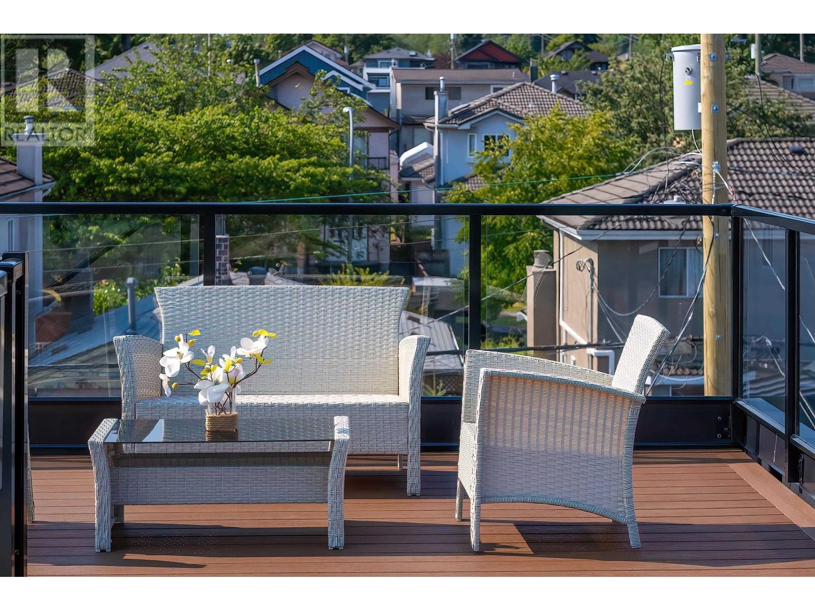Listing Picture 19 of 37 : 3126 E 17TH AVENUE, Vancouver / 溫哥華 - 魯藝地產 Yvonne Lu Group - MLS Medallion Club Member