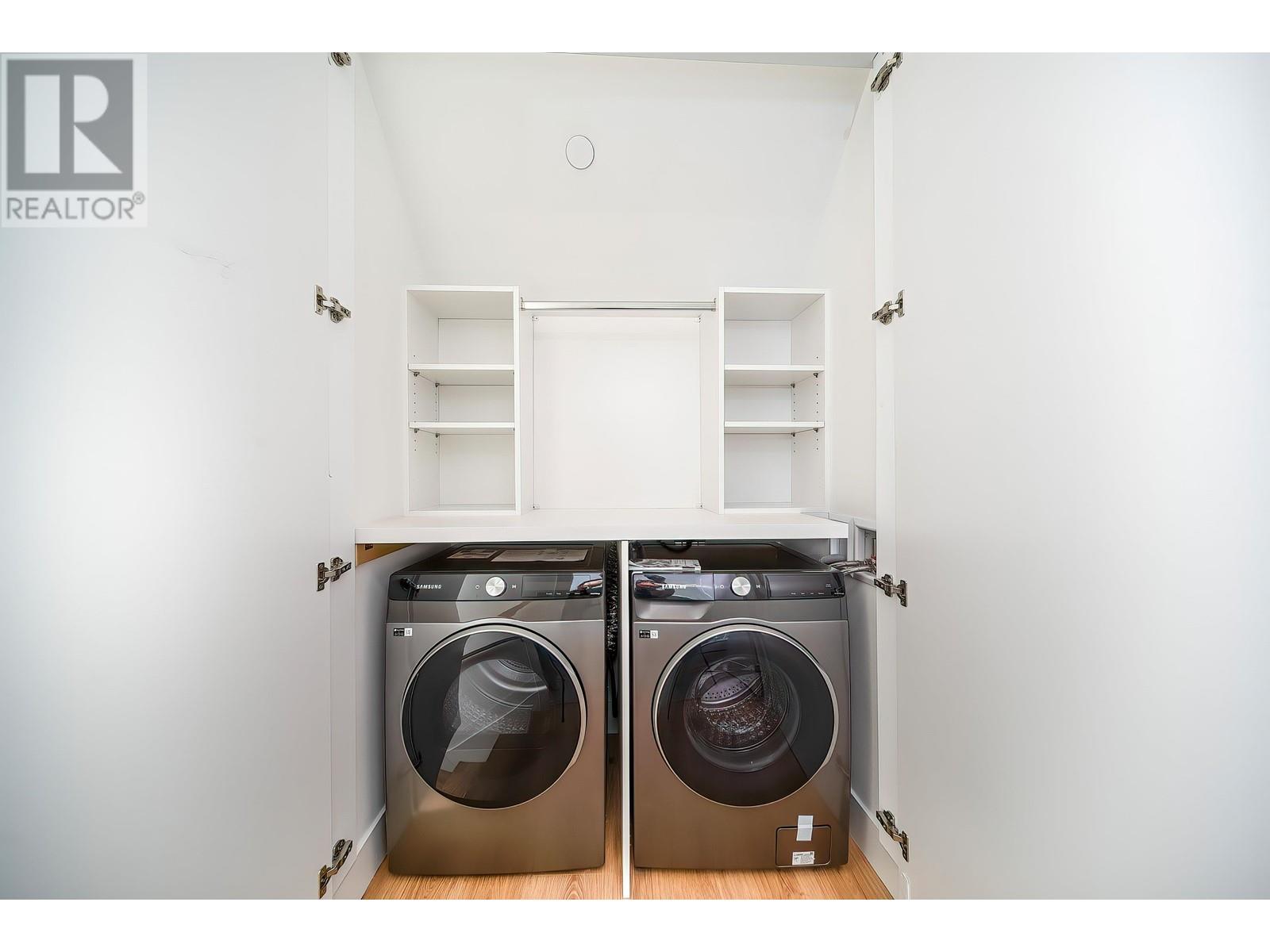 Listing Picture 35 of 37 : 3126 E 17TH AVENUE, Vancouver / 溫哥華 - 魯藝地產 Yvonne Lu Group - MLS Medallion Club Member