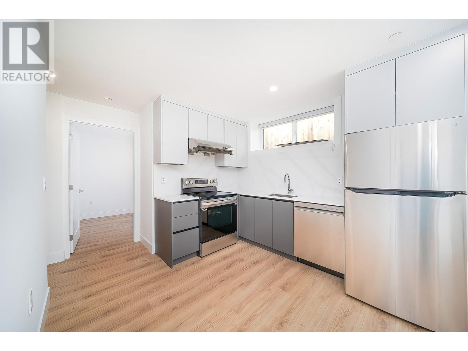 Listing Picture 26 of 37 : 3126 E 17TH AVENUE, Vancouver / 溫哥華 - 魯藝地產 Yvonne Lu Group - MLS Medallion Club Member