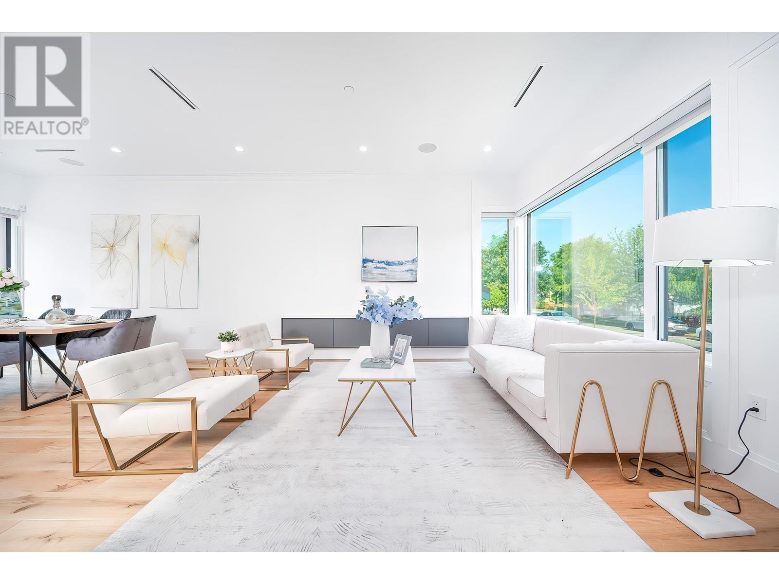 Listing Picture 7 of 37 : 3126 E 17TH AVENUE, Vancouver / 溫哥華 - 魯藝地產 Yvonne Lu Group - MLS Medallion Club Member