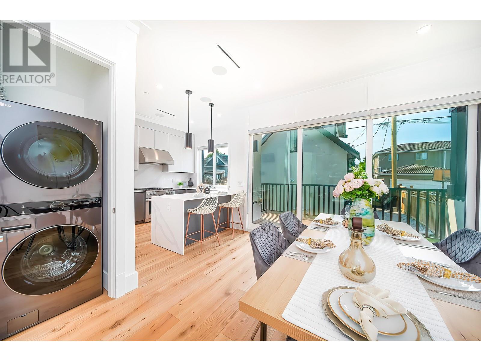 Listing Picture 14 of 37 : 3126 E 17TH AVENUE, Vancouver / 溫哥華 - 魯藝地產 Yvonne Lu Group - MLS Medallion Club Member