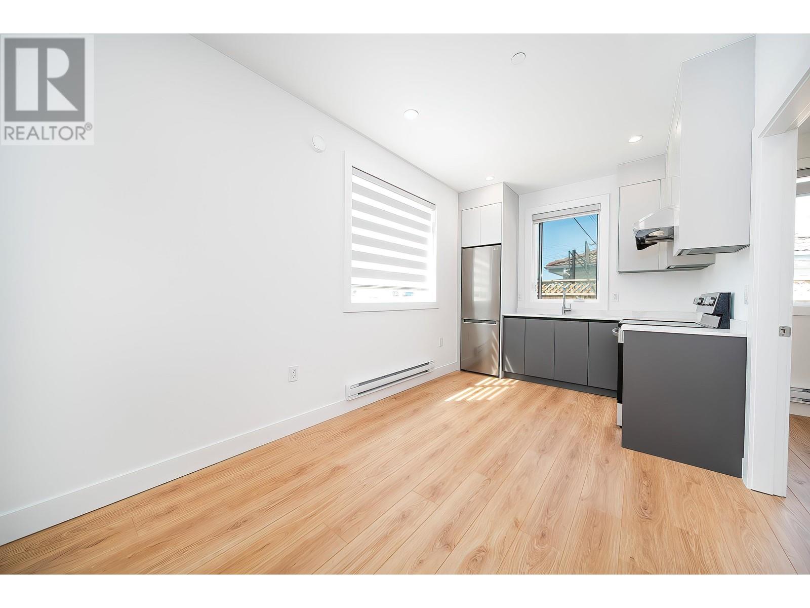 Listing Picture 32 of 37 : 3126 E 17TH AVENUE, Vancouver / 溫哥華 - 魯藝地產 Yvonne Lu Group - MLS Medallion Club Member