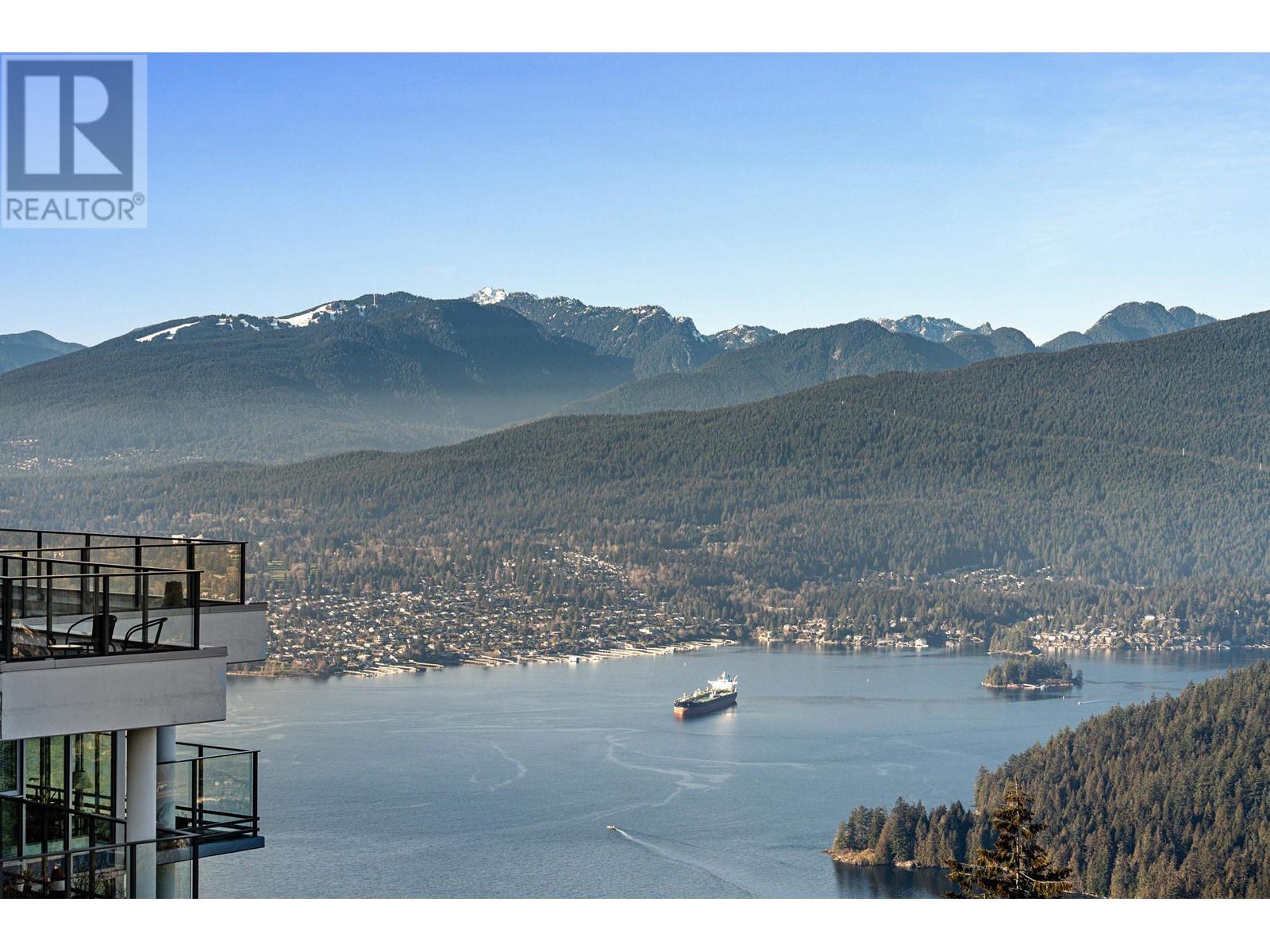 Listing Picture 2 of 30 : 1503 9060 UNIVERSITY CRESCENT, Burnaby / 本拿比 - 魯藝地產 Yvonne Lu Group - MLS Medallion Club Member