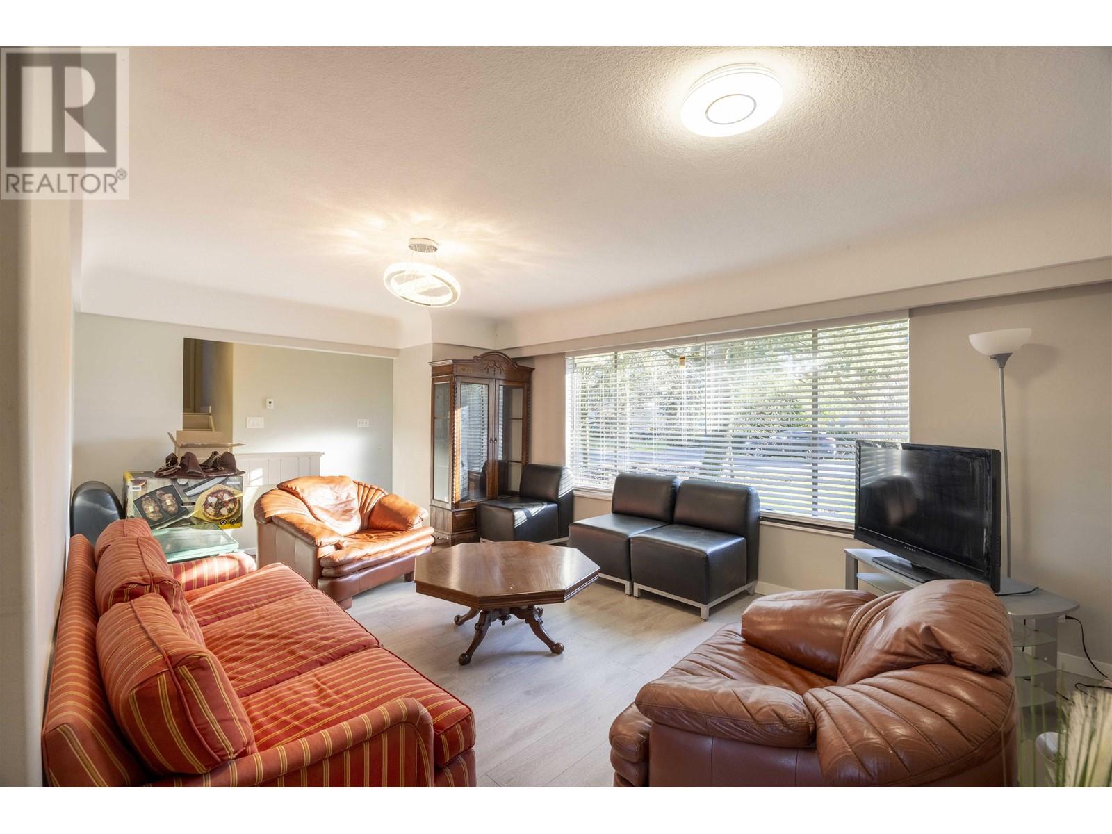Property at 10291 CAITHCART ROAD image 4