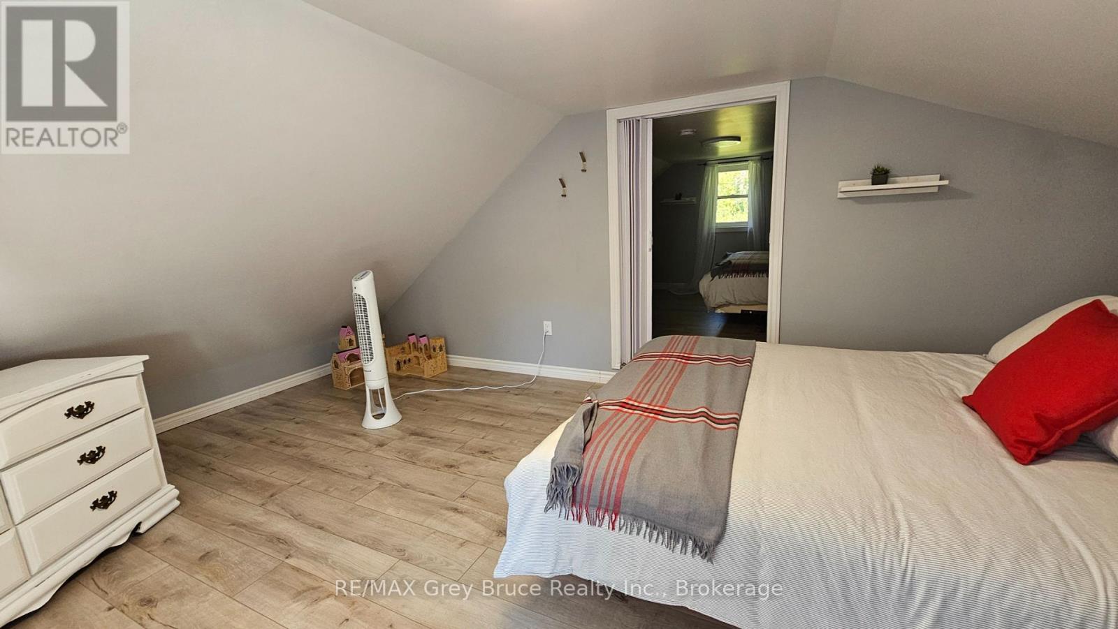 549 Stokes Bay Road, Northern Bruce Peninsula, Ontario  N0H 1W0 - Photo 13 - X11946494