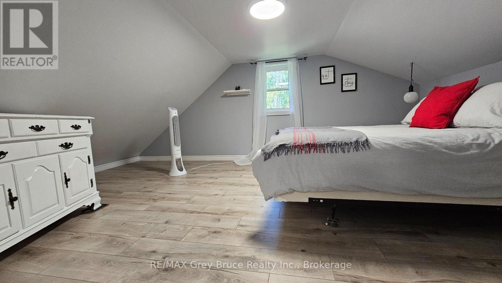 549 Stokes Bay Road, Northern Bruce Peninsula, Ontario  N0H 1W0 - Photo 15 - X11946494