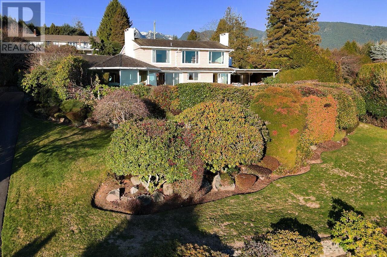 Property at 735 FAIRMILE ROAD image 4