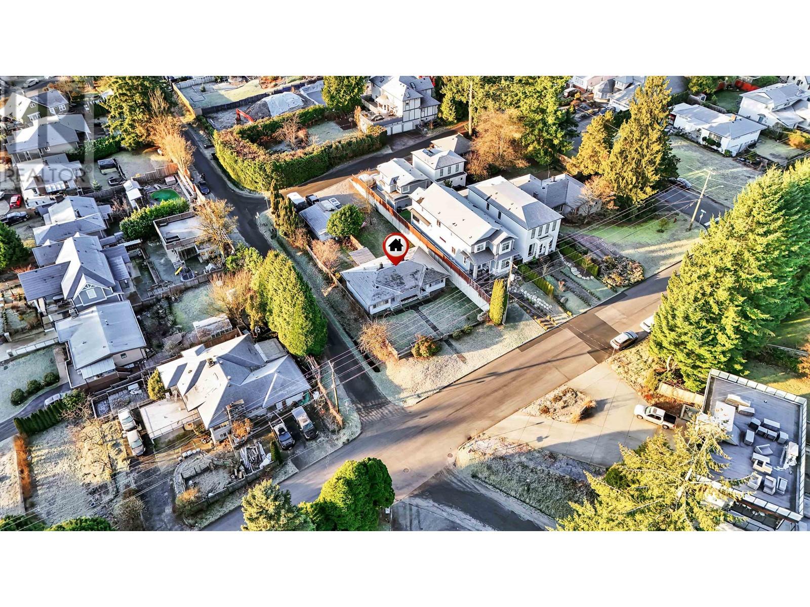 205a Mount Royal Drive, Port Moody, British Columbia  V3H 1P9 - Photo 4 - R2956467