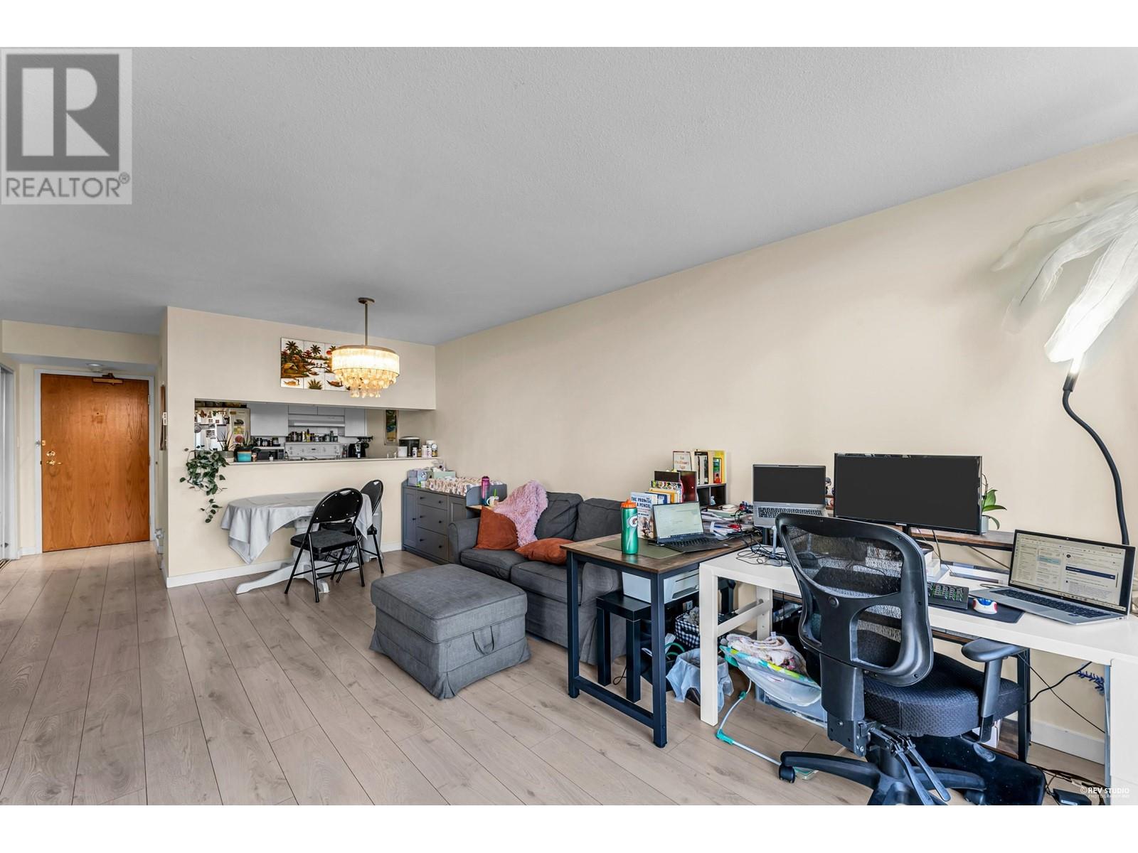 Listing Picture 15 of 33 : 1103 9633 MANCHESTER DRIVE, Burnaby / 本拿比 - 魯藝地產 Yvonne Lu Group - MLS Medallion Club Member