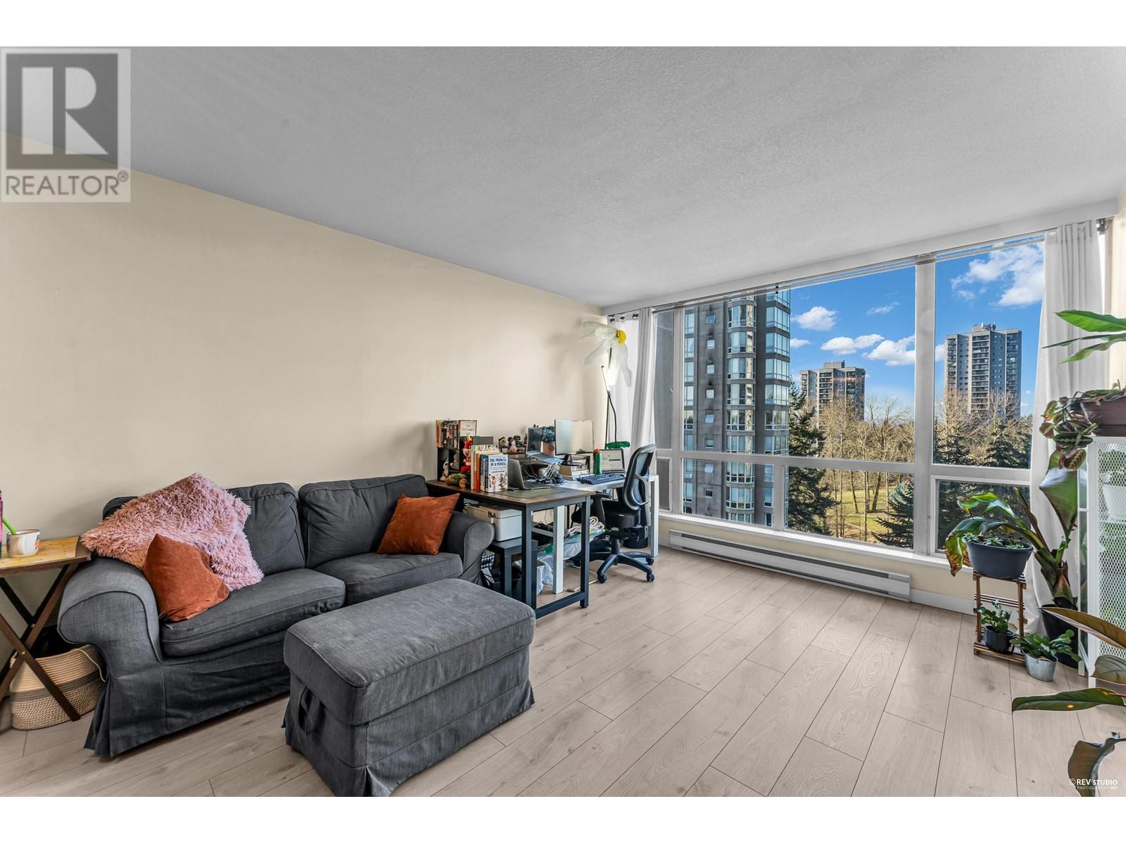 Listing Picture 22 of 33 : 1103 9633 MANCHESTER DRIVE, Burnaby / 本拿比 - 魯藝地產 Yvonne Lu Group - MLS Medallion Club Member