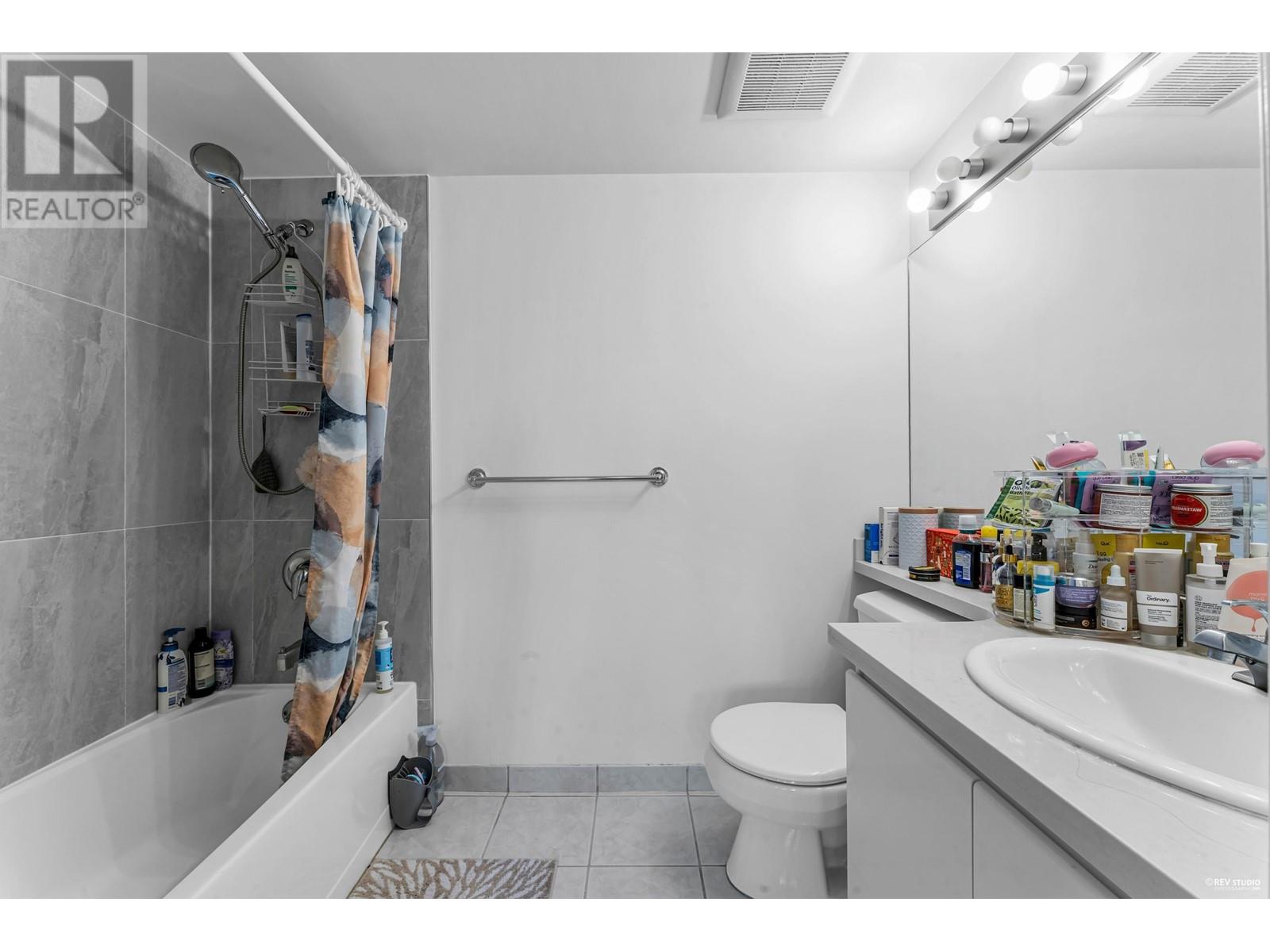 Listing Picture 23 of 33 : 1103 9633 MANCHESTER DRIVE, Burnaby / 本拿比 - 魯藝地產 Yvonne Lu Group - MLS Medallion Club Member