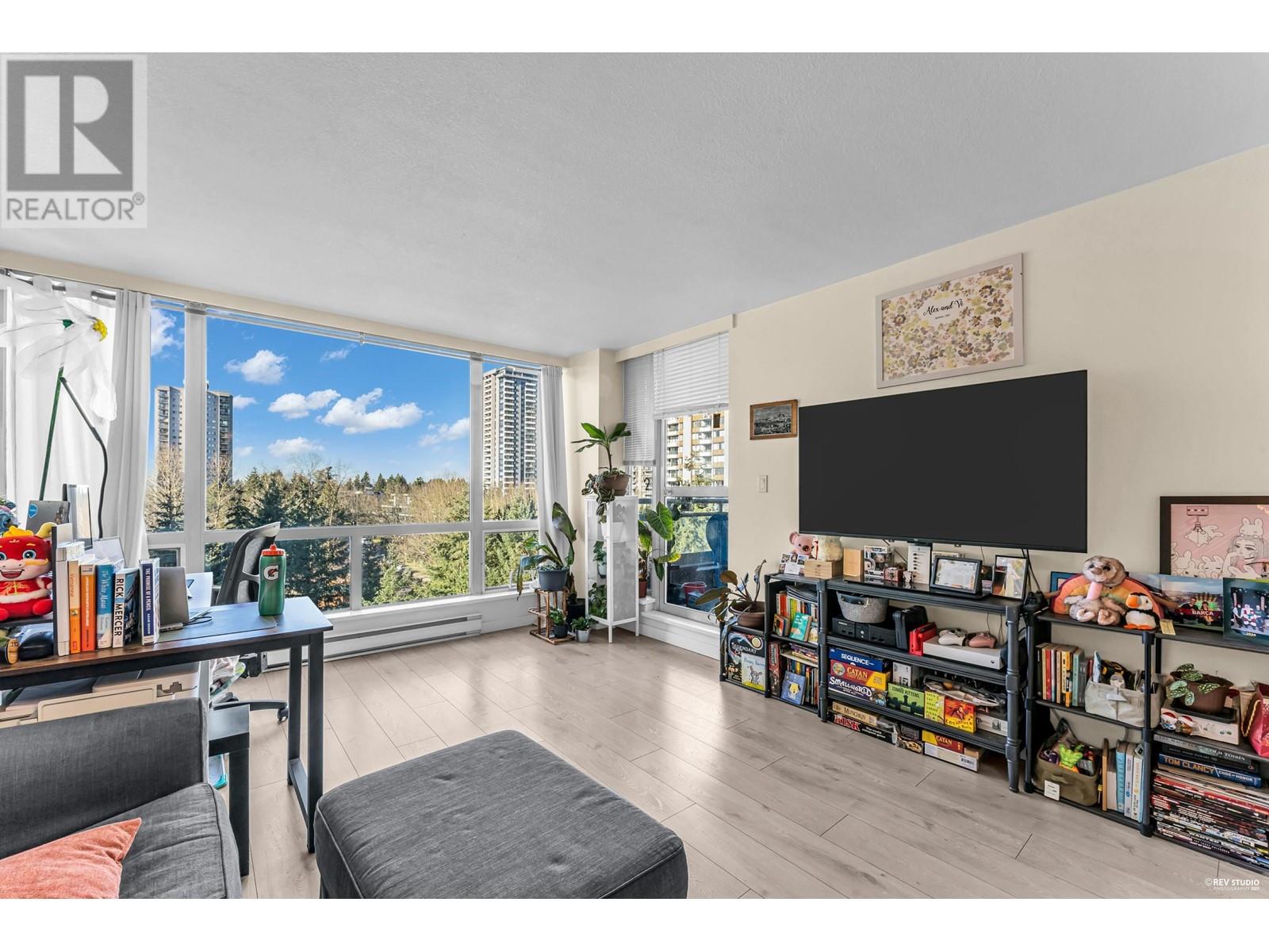 Listing Picture 13 of 33 : 1103 9633 MANCHESTER DRIVE, Burnaby / 本拿比 - 魯藝地產 Yvonne Lu Group - MLS Medallion Club Member