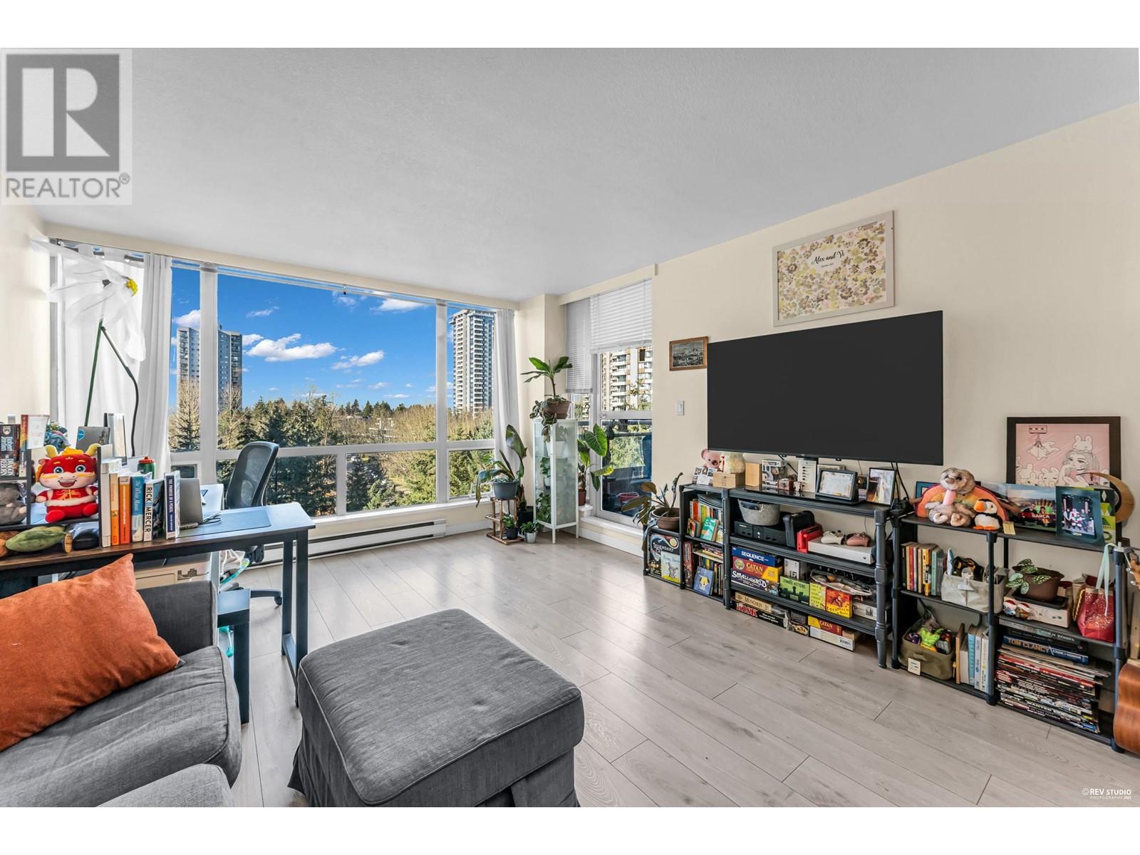Listing Picture 21 of 33 : 1103 9633 MANCHESTER DRIVE, Burnaby / 本拿比 - 魯藝地產 Yvonne Lu Group - MLS Medallion Club Member
