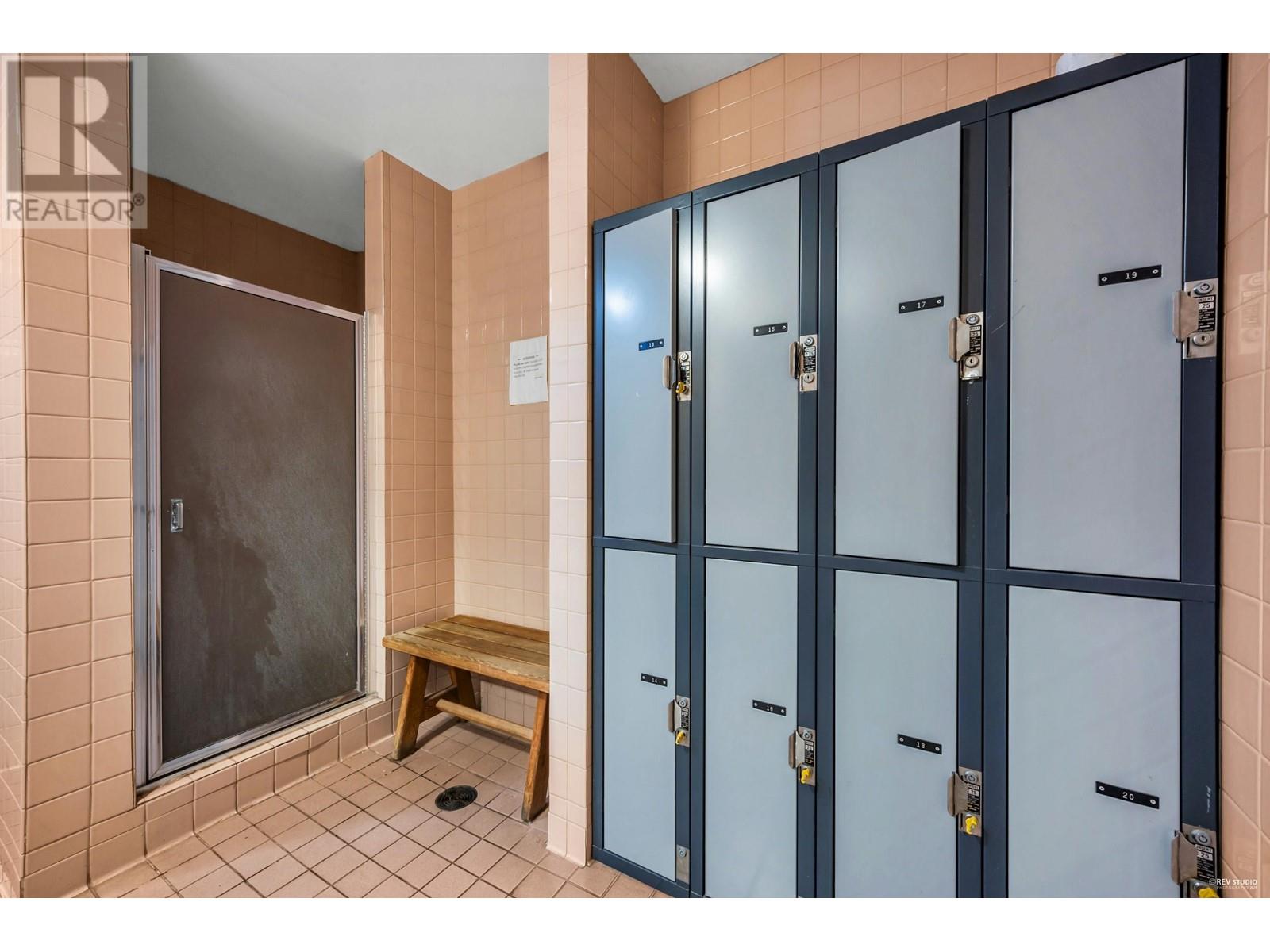 Listing Picture 32 of 33 : 1103 9633 MANCHESTER DRIVE, Burnaby / 本拿比 - 魯藝地產 Yvonne Lu Group - MLS Medallion Club Member