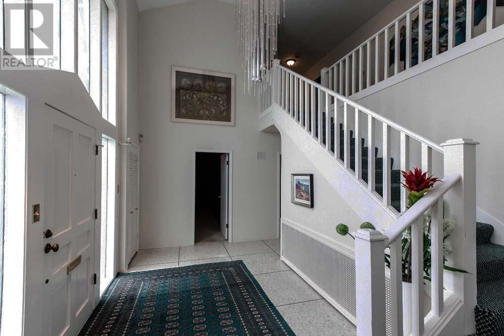 Listing Picture 2 of 6 : 1079 W 46TH AVENUE, Vancouver / 溫哥華 - 魯藝地產 Yvonne Lu Group - MLS Medallion Club Member