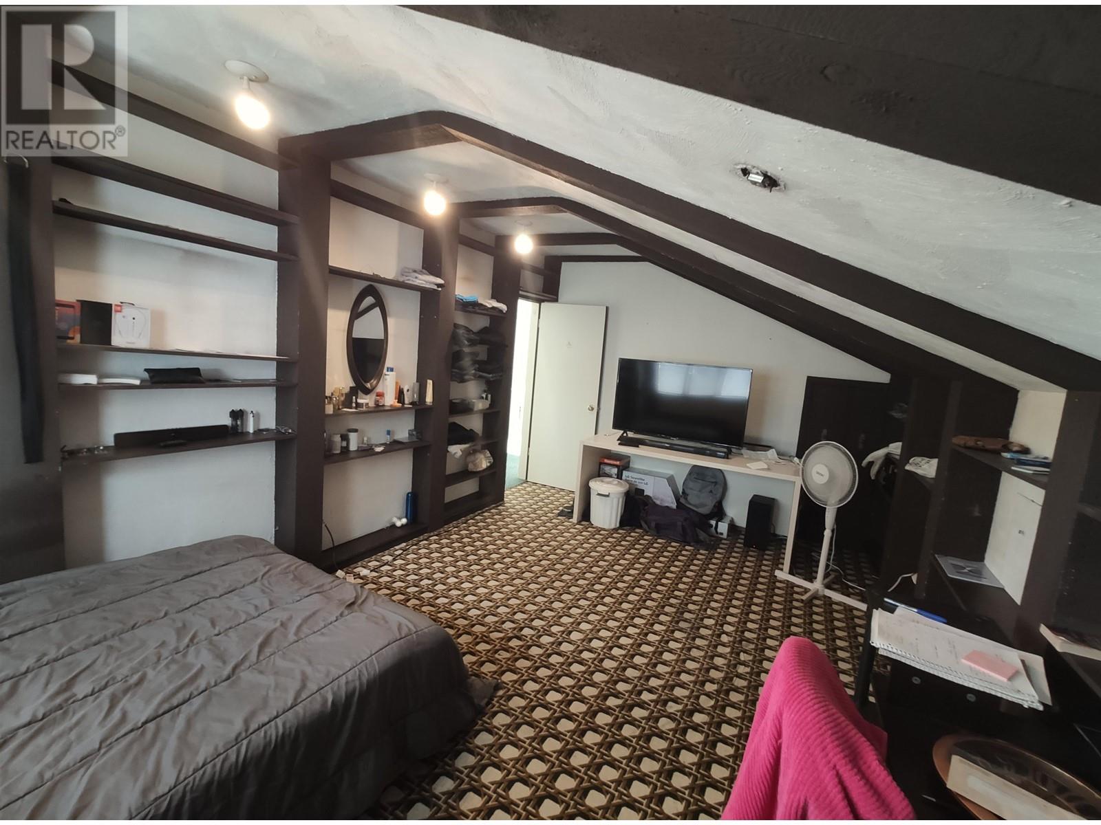 Listing Picture 5 of 6 : 1079 W 46TH AVENUE, Vancouver / 溫哥華 - 魯藝地產 Yvonne Lu Group - MLS Medallion Club Member