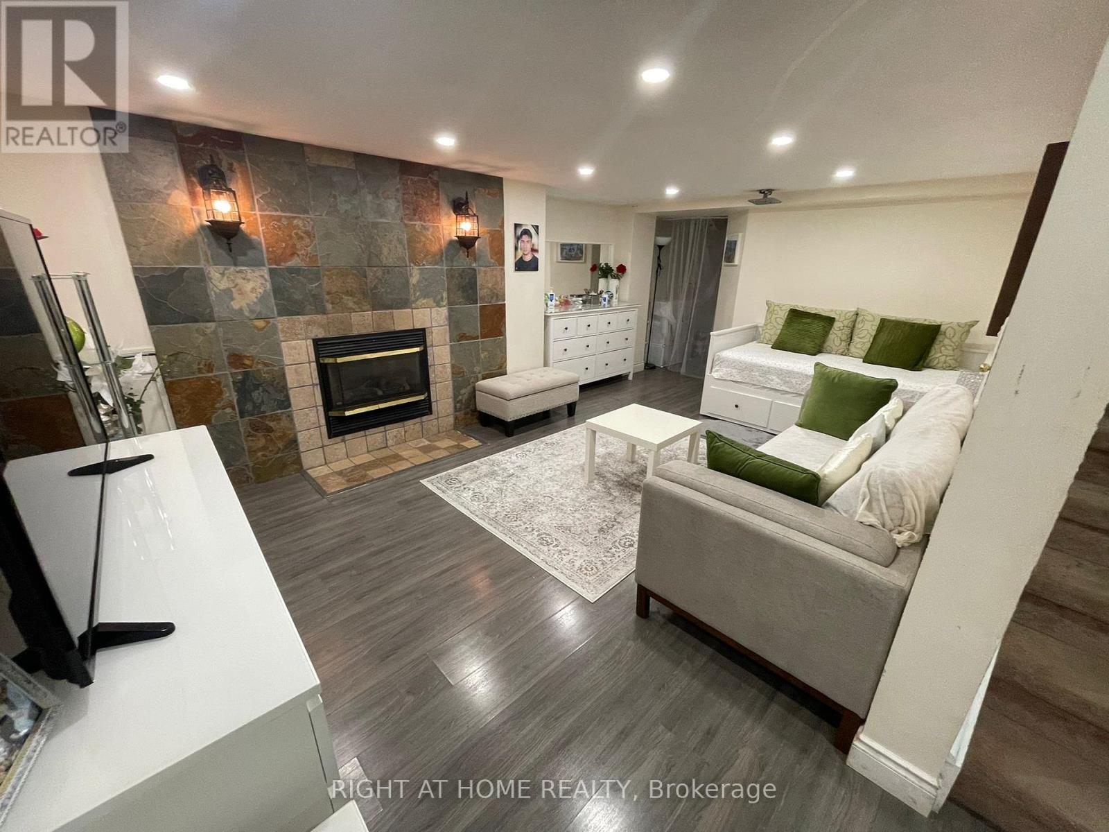 1627 Middleton Street, Pickering, Ontario  L1X 2L5 - Photo 34 - E11946522