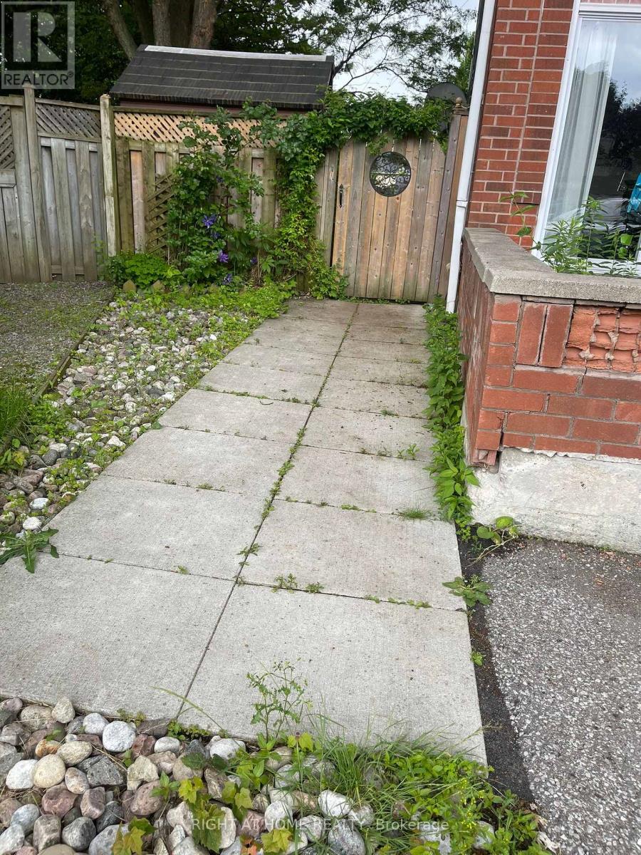 1627 Middleton Street, Pickering, Ontario  L1X 2L5 - Photo 6 - E11946522