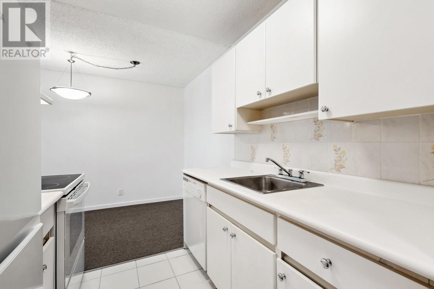 1705 2016 Fullerton Avenue, North Vancouver, British Columbia  V7P 3E6 - Photo 3 - R2960291