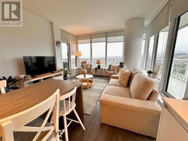 Listing Picture 7 of 26 : 4312 1955 ALPHA WAY, Burnaby / 本拿比 - 魯藝地產 Yvonne Lu Group - MLS Medallion Club Member