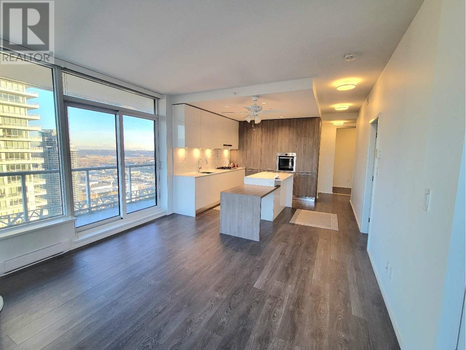 Listing Picture 6 of 26 : 4312 1955 ALPHA WAY, Burnaby / 本拿比 - 魯藝地產 Yvonne Lu Group - MLS Medallion Club Member