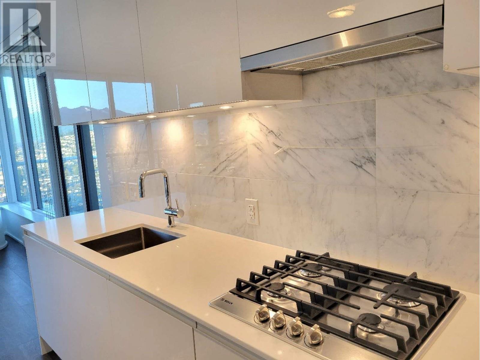 Listing Picture 15 of 26 : 4312 1955 ALPHA WAY, Burnaby / 本拿比 - 魯藝地產 Yvonne Lu Group - MLS Medallion Club Member