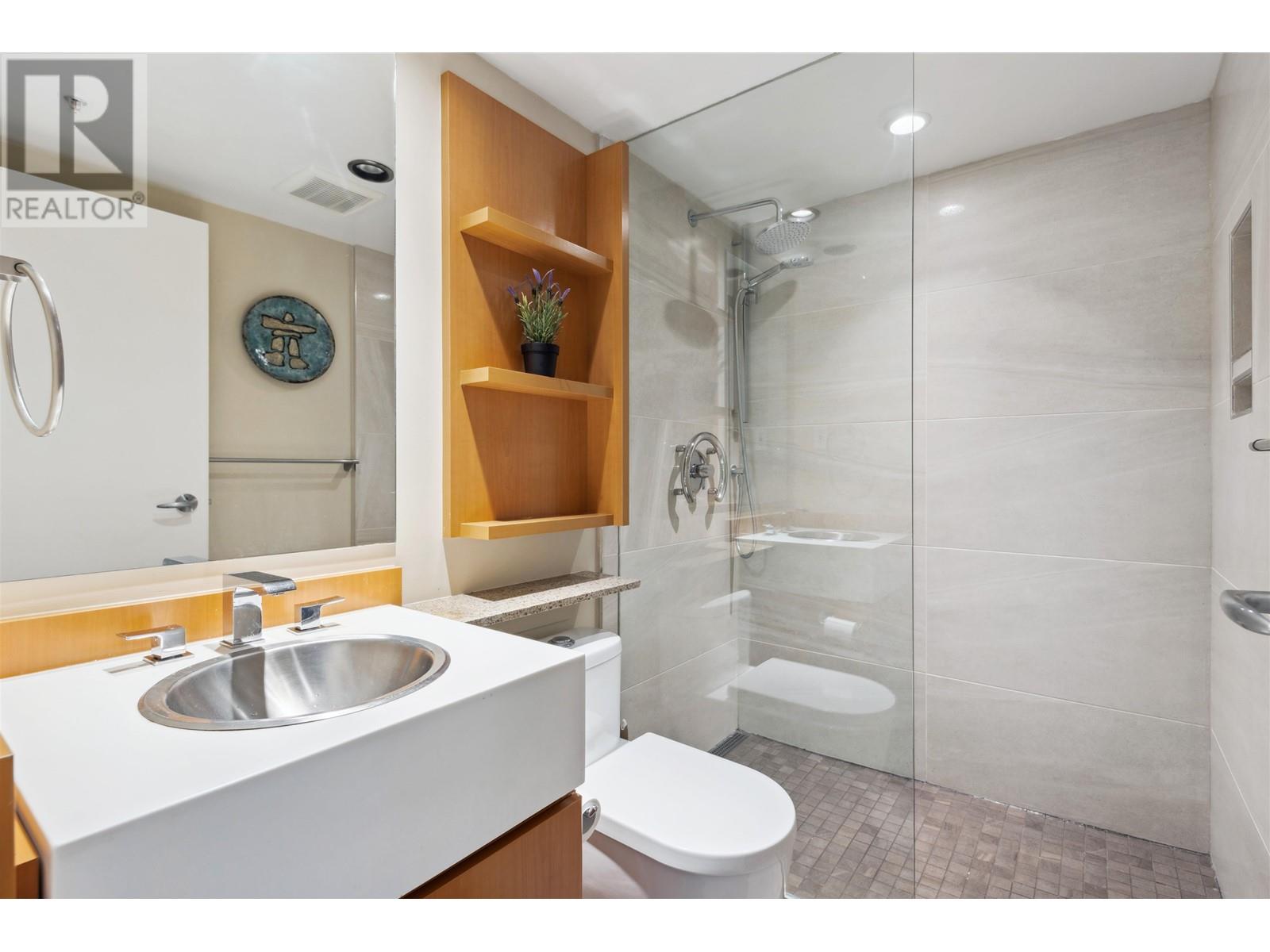 Listing Picture 11 of 26 : 1502 1438 RICHARDS STREET, Vancouver / 溫哥華 - 魯藝地產 Yvonne Lu Group - MLS Medallion Club Member