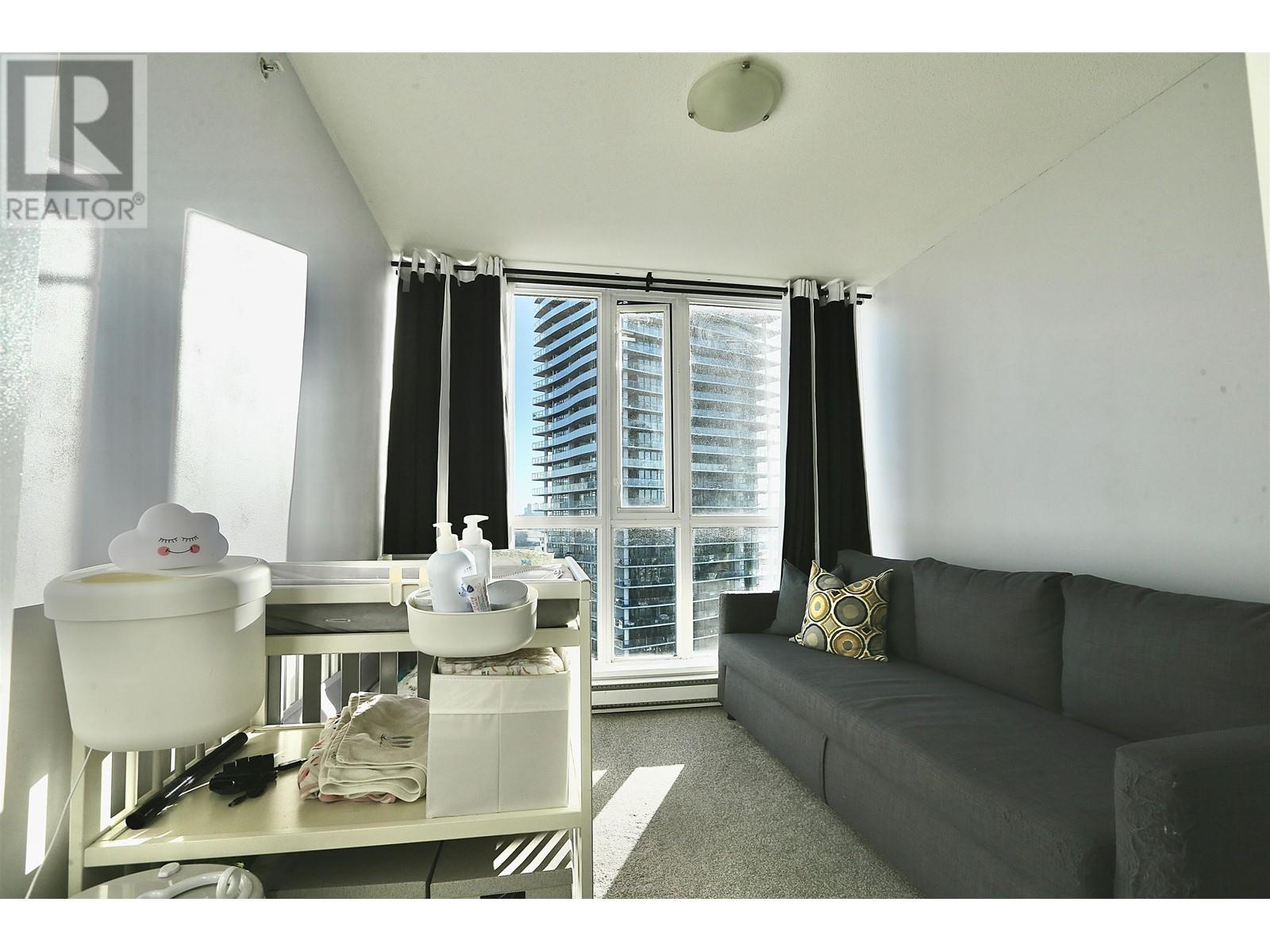 Listing Picture 16 of 28 : 2008 4888 BRENTWOOD DRIVE, Burnaby / 本拿比 - 魯藝地產 Yvonne Lu Group - MLS Medallion Club Member