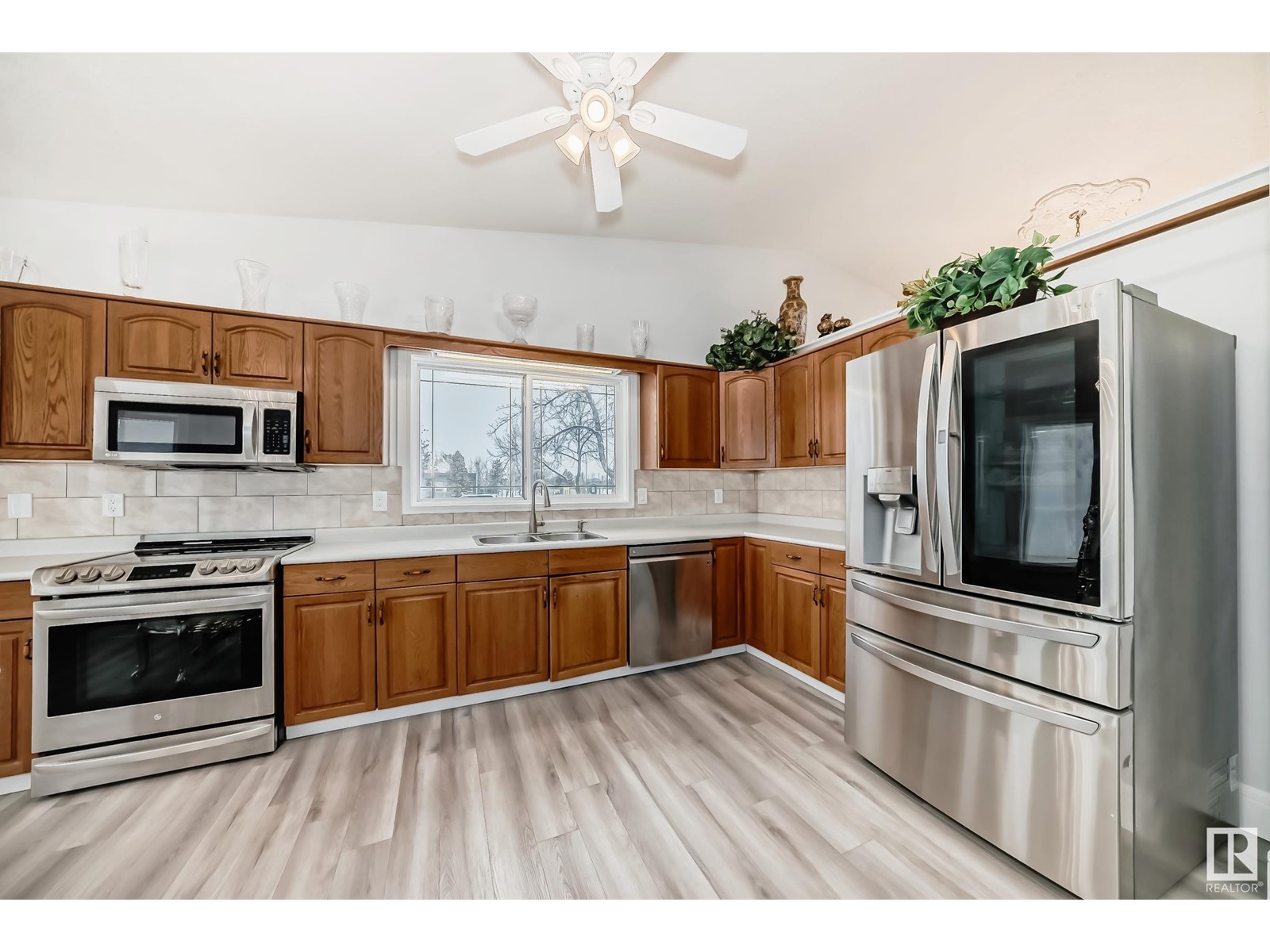 Property at 10735 BEAUMARIS RD NW image 3