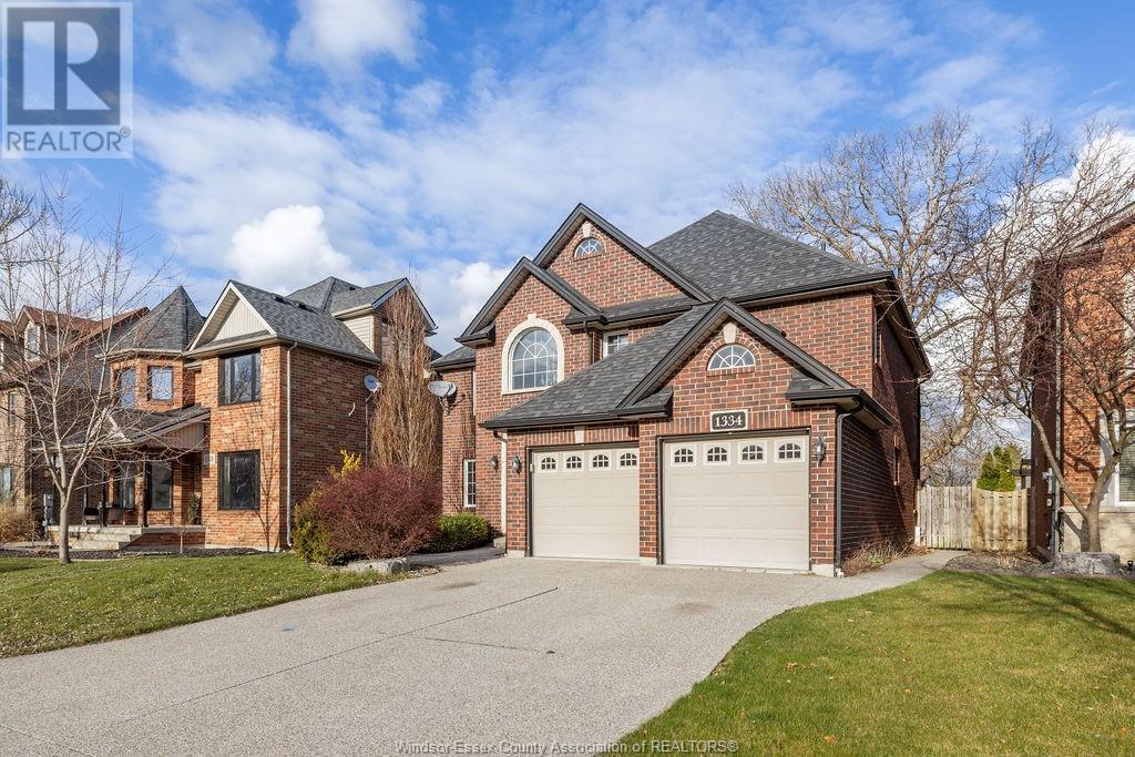 Property at 1334 LAKEVIEW image 2