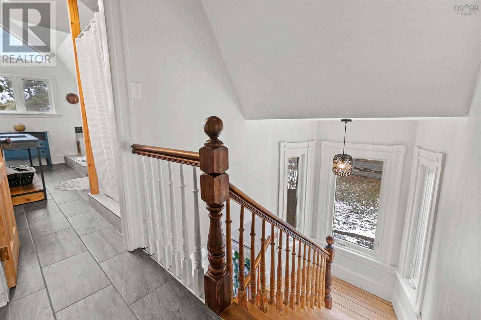 5 Pine Street, Bedford, Nova Scotia  B4A 2A8 - Photo 18 - 202501914