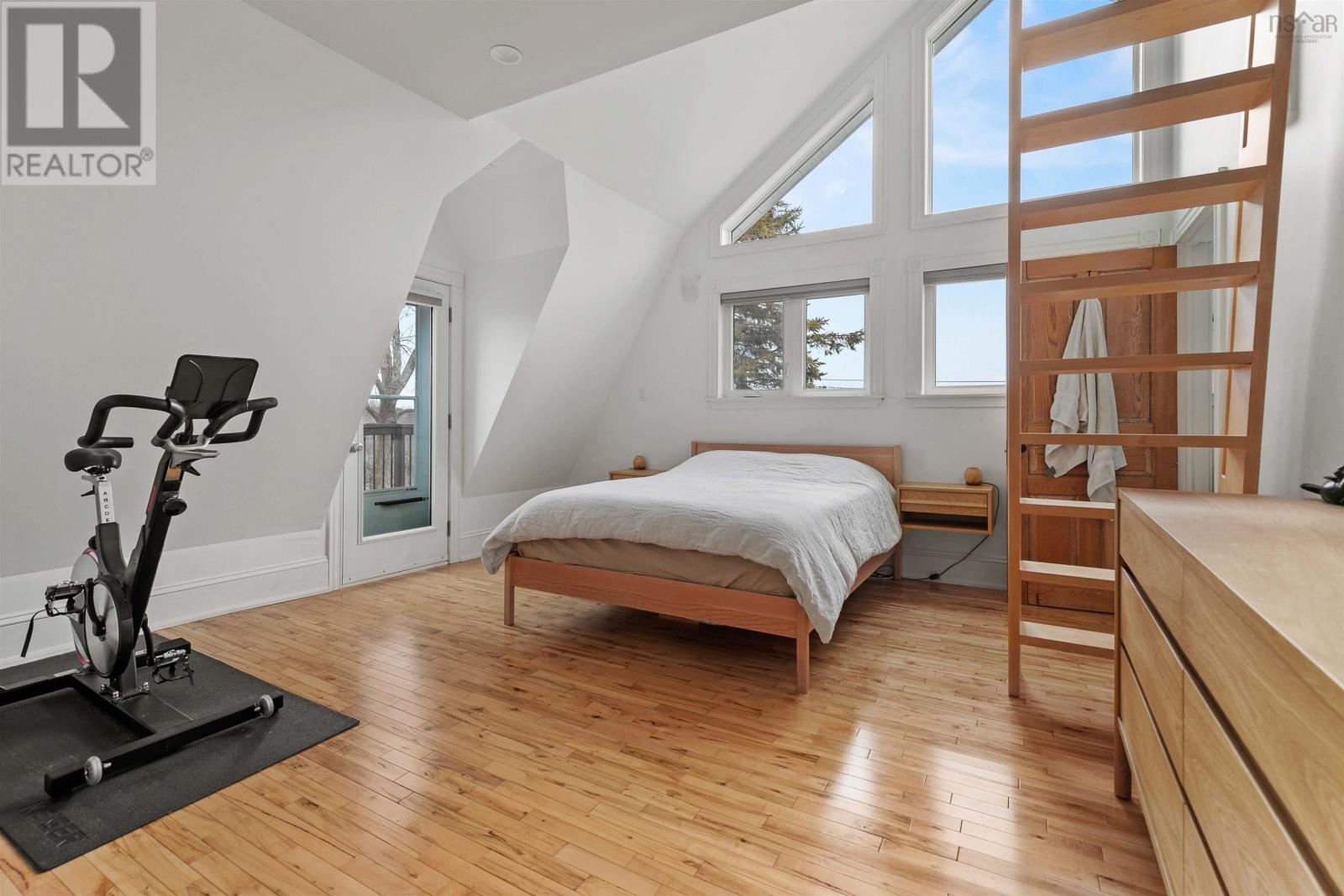 5 Pine Street, Bedford, Nova Scotia  B4A 2A8 - Photo 19 - 202501914