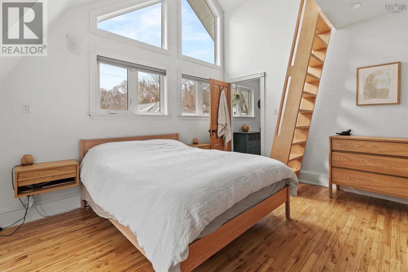 5 Pine Street, Bedford, Nova Scotia  B4A 2A8 - Photo 20 - 202501914