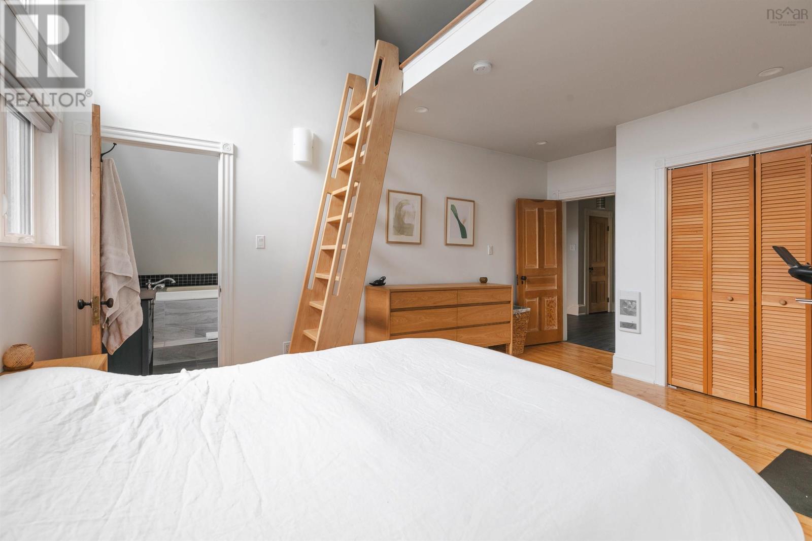 5 Pine Street, Bedford, Nova Scotia  B4A 2A8 - Photo 21 - 202501914