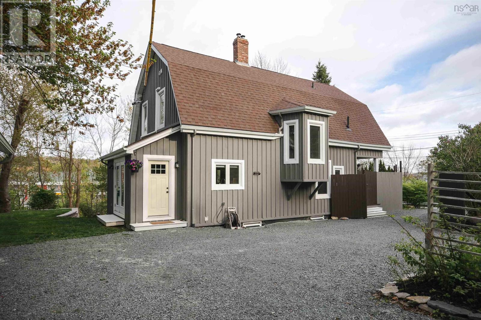 5 Pine Street, Bedford, Nova Scotia  B4A 2A8 - Photo 34 - 202501914