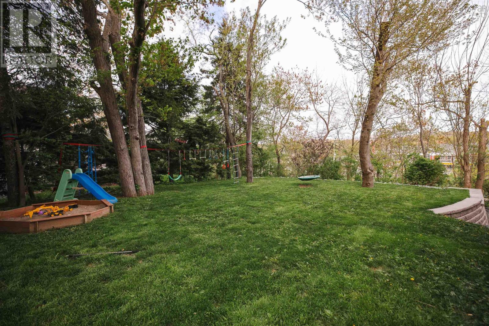 5 Pine Street, Bedford, Nova Scotia  B4A 2A8 - Photo 36 - 202501914