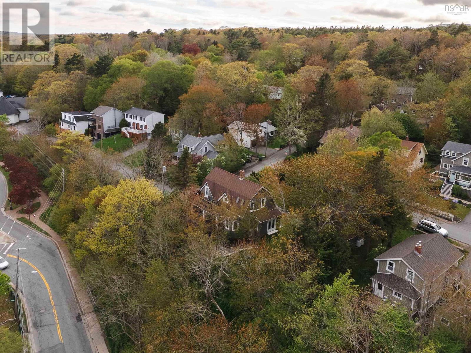 5 Pine Street, Bedford, Nova Scotia  B4A 2A8 - Photo 45 - 202501914