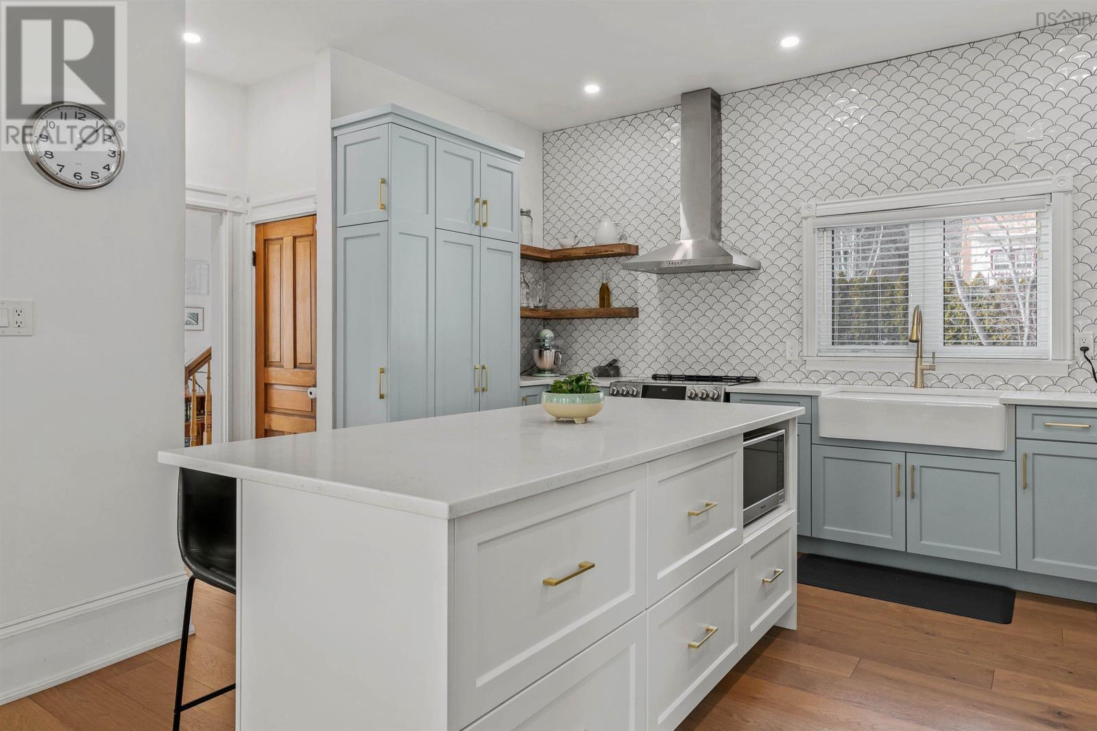 5 Pine Street, Bedford, Nova Scotia  B4A 2A8 - Photo 8 - 202501914