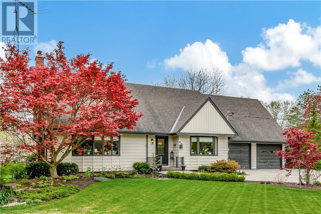 Property at 685 ROBSON Road image 3