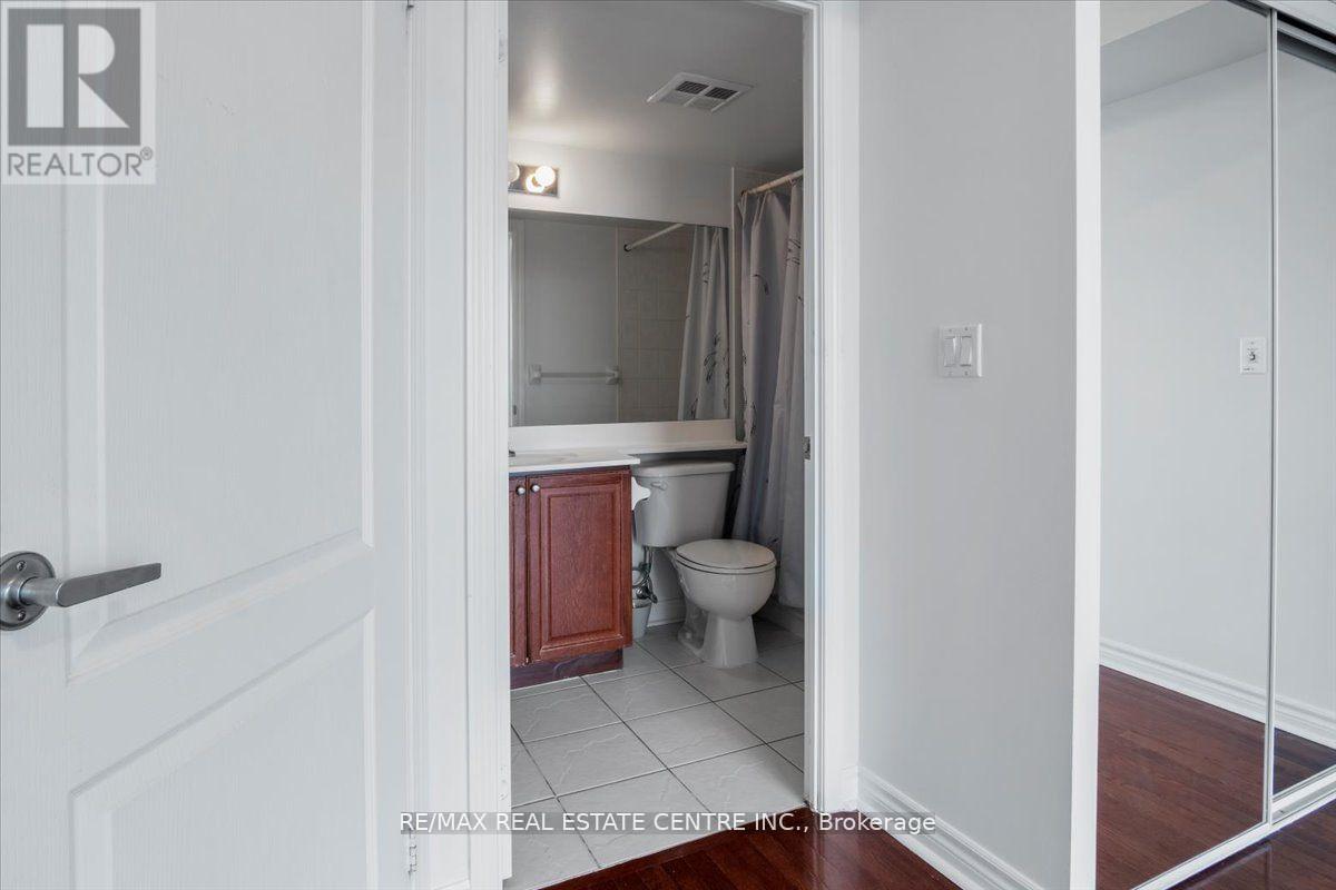 2209 - 1 Elm Drive, Mississauga, Ontario  L5B 4M1 - Photo 23 - W11947070