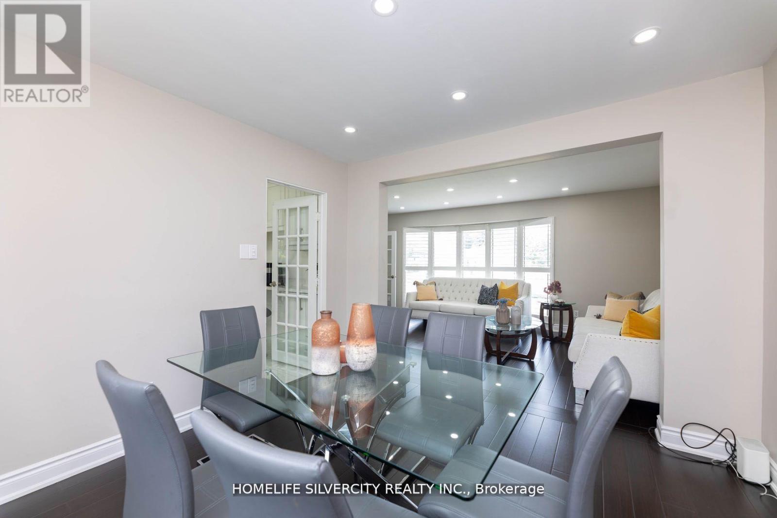 8 Bedford Crescent, Brampton (Avondale), Ontario  L6T 1R4 - Photo 12 - W11947127