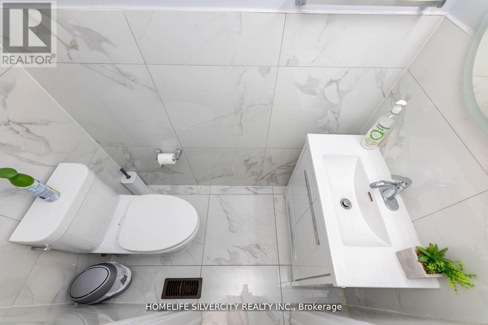 8 Bedford Crescent, Brampton (Avondale), Ontario  L6T 1R4 - Photo 21 - W11947127