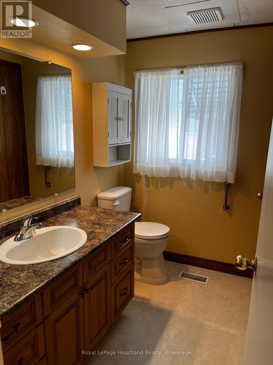 42 Stewart Street, Strathroy-Caradoc, Ontario  N7G 3K8 - Photo 16 - X11947164